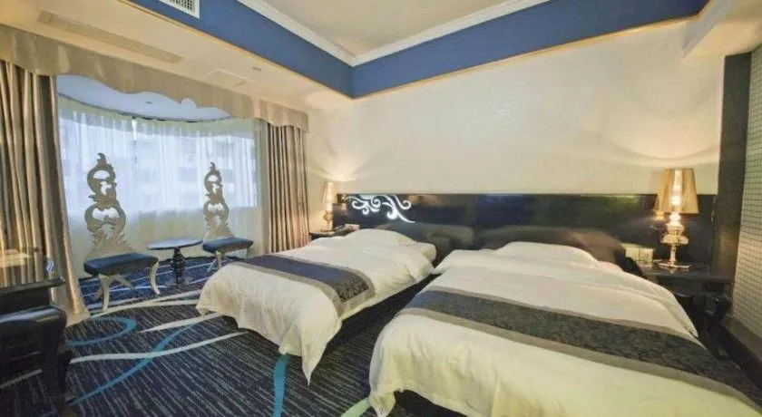 Bed in Guilin Sapphire hotel