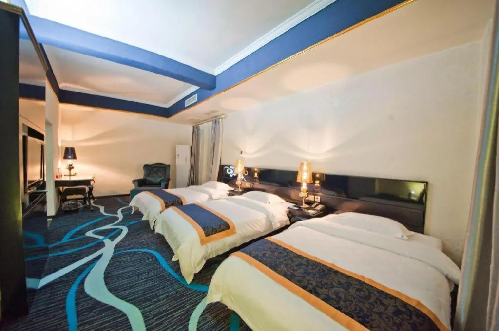 Bed in Guilin Sapphire hotel