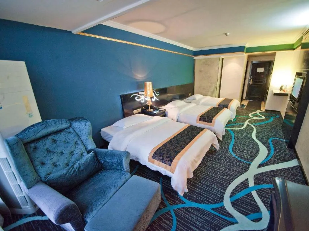 Bed in Guilin Sapphire hotel