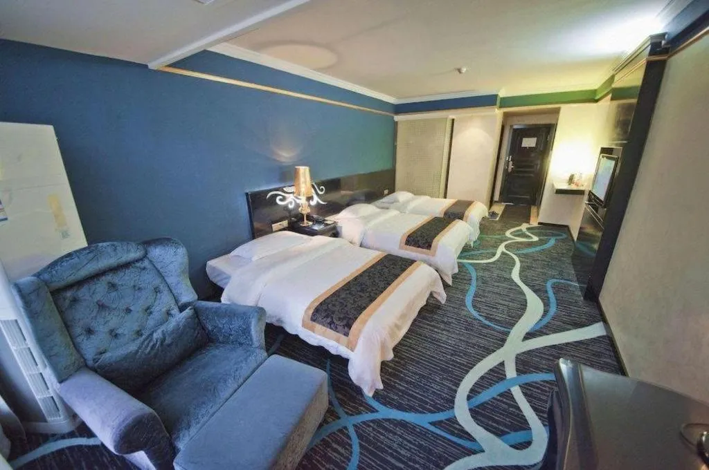 Bed in Guilin Sapphire hotel