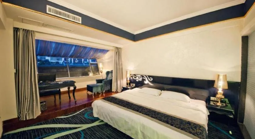 Bed in Guilin Sapphire hotel