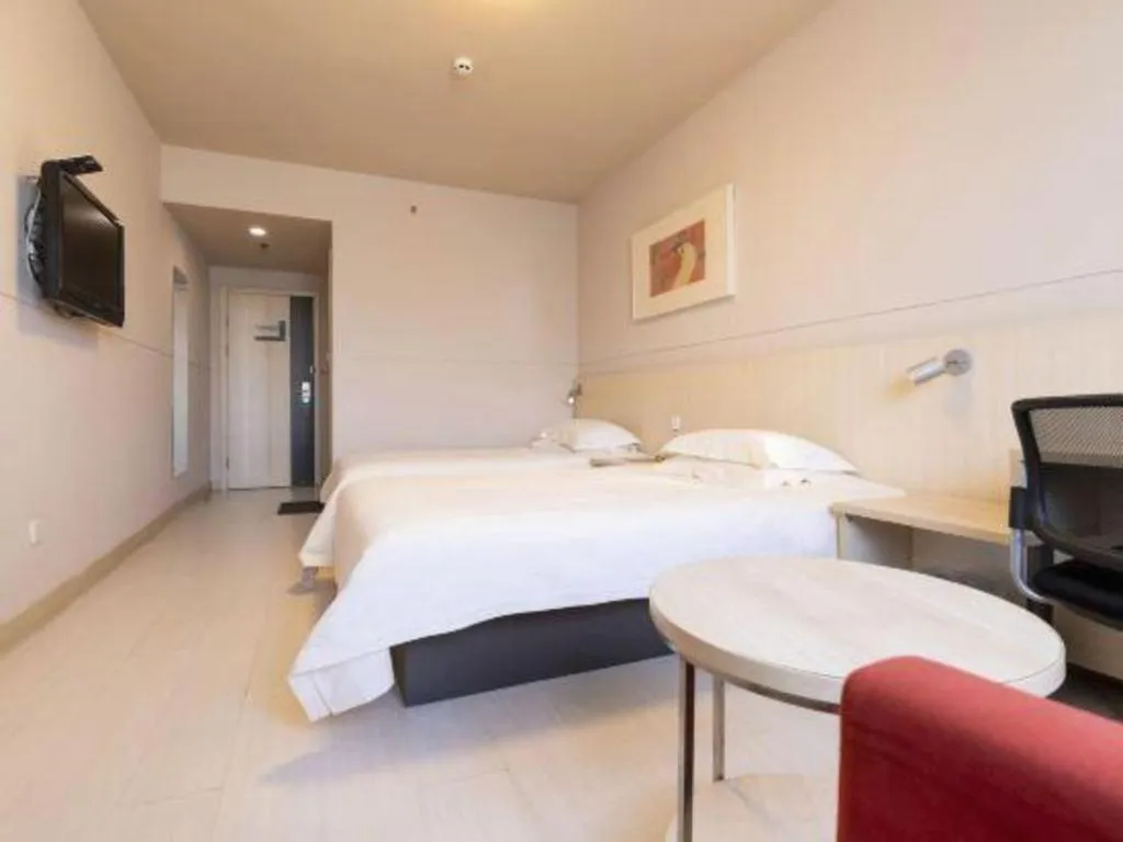 Bed in Jinjiang Inn Tianjin Changjiang Avenue