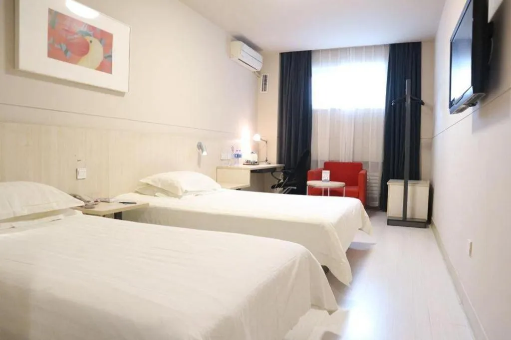 Bed in Jinjiang Inn Tianjin Changjiang Avenue