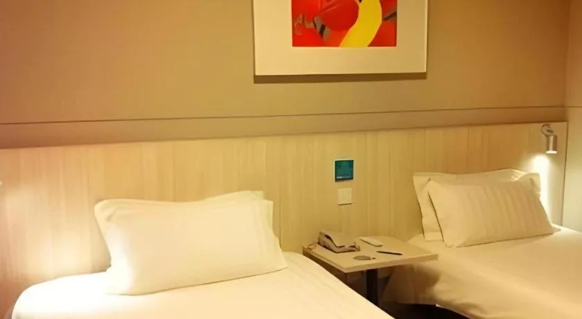 Bed in Jinjiang Inn Tianjin Changjiang Avenue