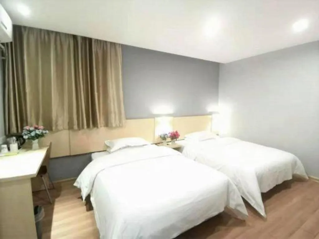 Bed in 7 Days Inn Foshan University Creative Industry Park