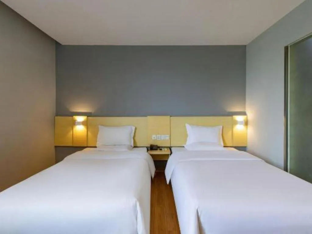 Bed in 7 Days Inn Foshan University Creative Industry Park