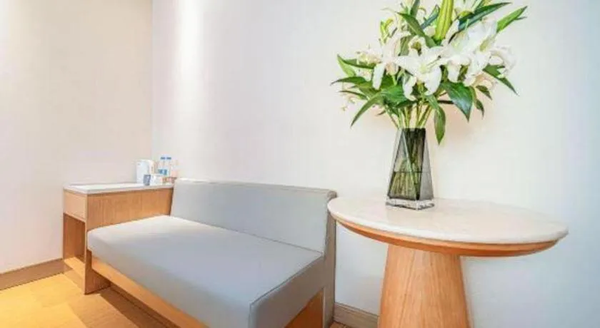 GreenTree Inn Geermu Walking Street Business Hotel