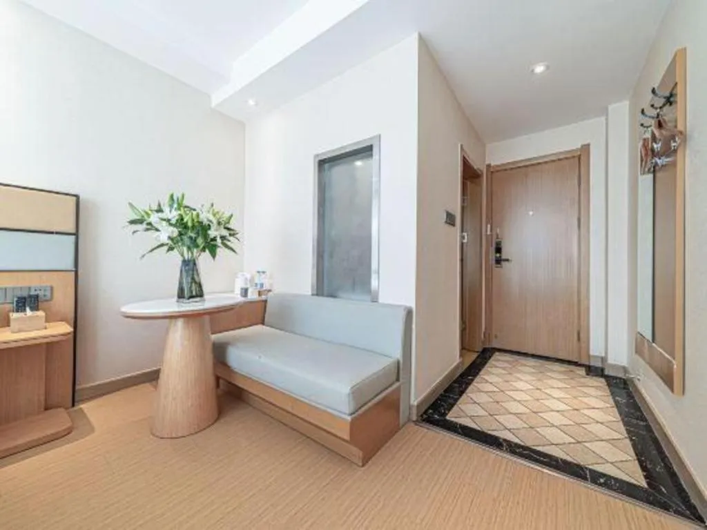 Bed in GreenTree Inn Geermu Walking Street Business Hotel