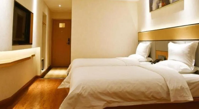 Bed in GreenTree Inn Geermu Walking Street Business Hotel