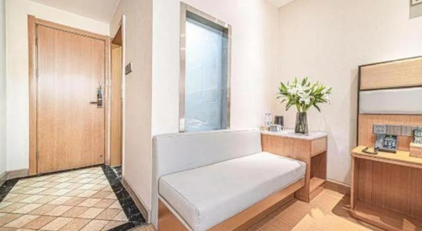 Bed in GreenTree Inn Geermu Walking Street Business Hotel