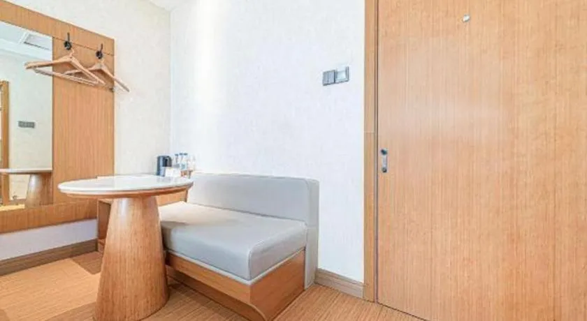 GreenTree Inn Geermu Walking Street Business Hotel