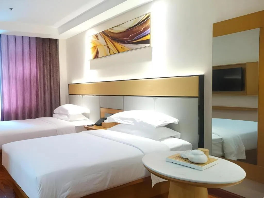 Bed in GreenTree Inn Geermu Walking Street Business Hotel