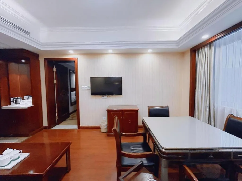 Vienna Hotel SH Wildlife Park Station