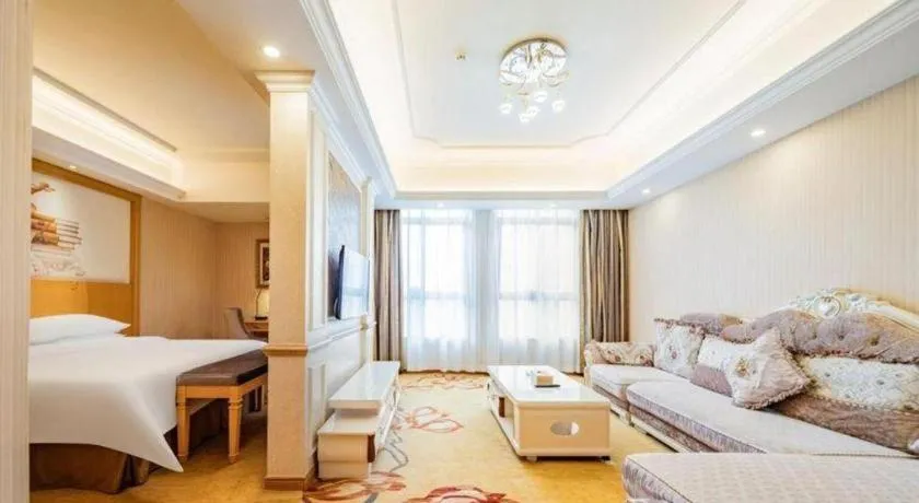 Bed in Vienna Hotel Chengdu Xinfan Furniture City