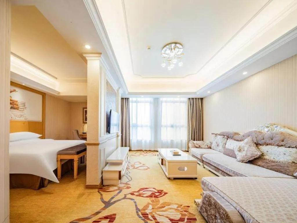 Bed in Vienna Hotel Chengdu Xinfan Furniture City