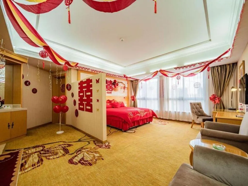 Bed in Vienna Hotel Chengdu Xinfan Furniture City