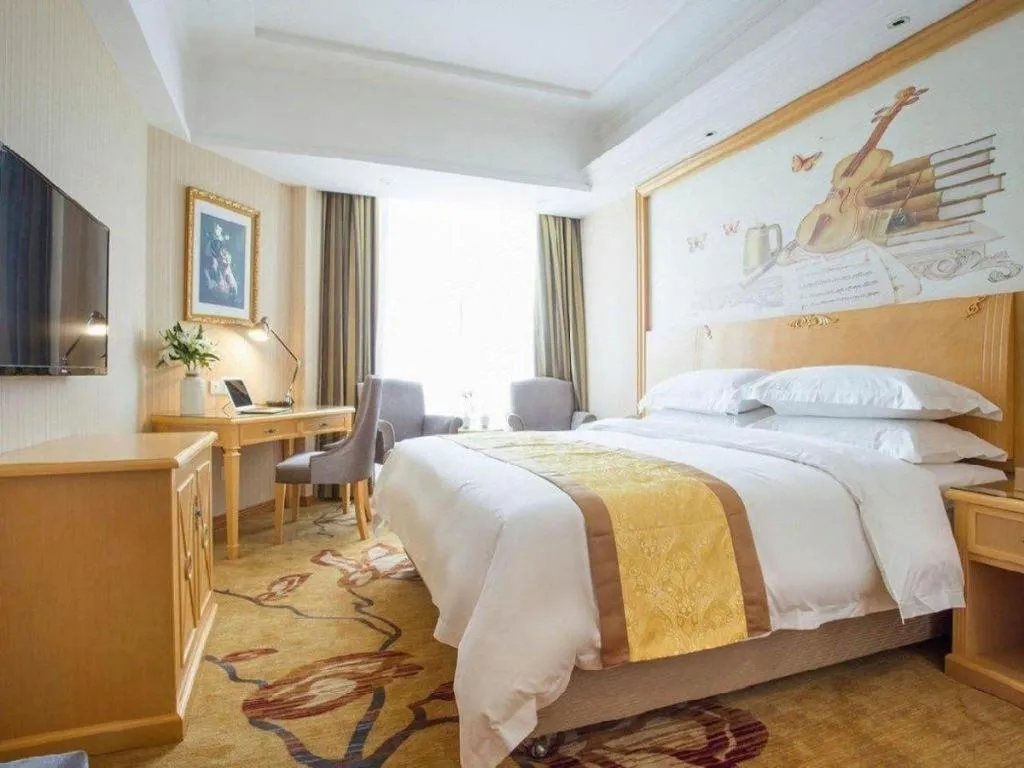 Bed in Vienna Hotel Chengdu Xinfan Furniture City