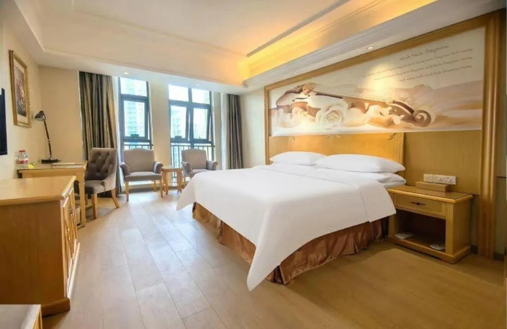 Bed in Vienna Hotel Chengdu Xinfan Furniture City