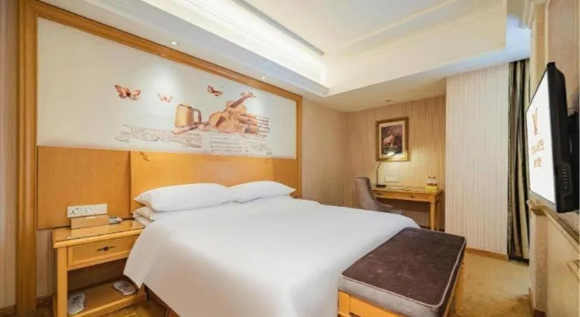 Bed in Vienna Hotel Chengdu Xinfan Furniture City