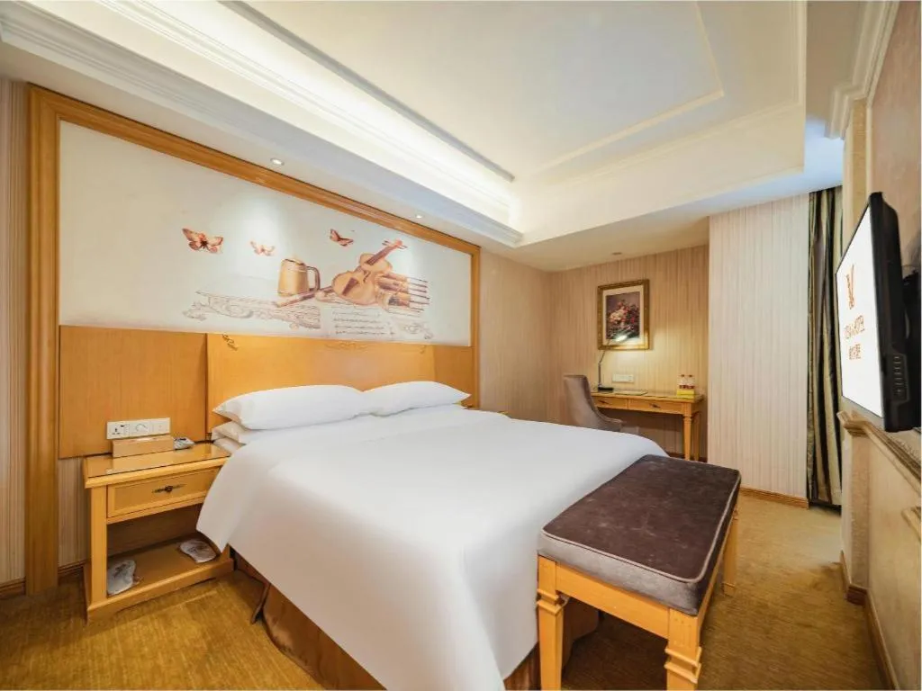 Bed in Vienna Hotel Chengdu Xinfan Furniture City