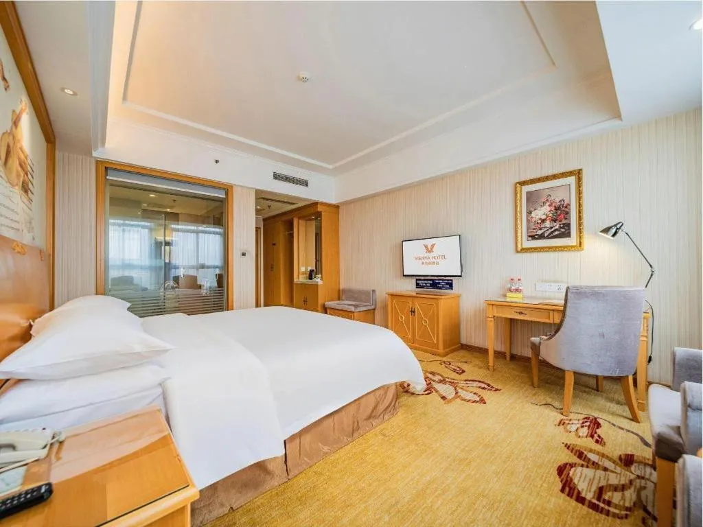 Bed in Vienna Hotel Chengdu Xinfan Furniture City