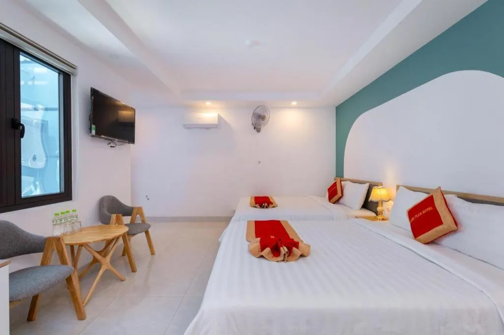 Bed in Gold Holiday Hotel