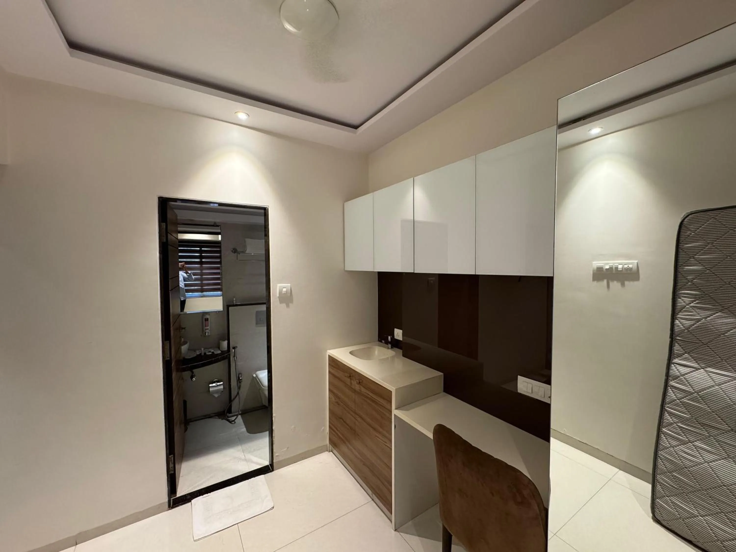 Area and facilities in Hotel Pacific Residency