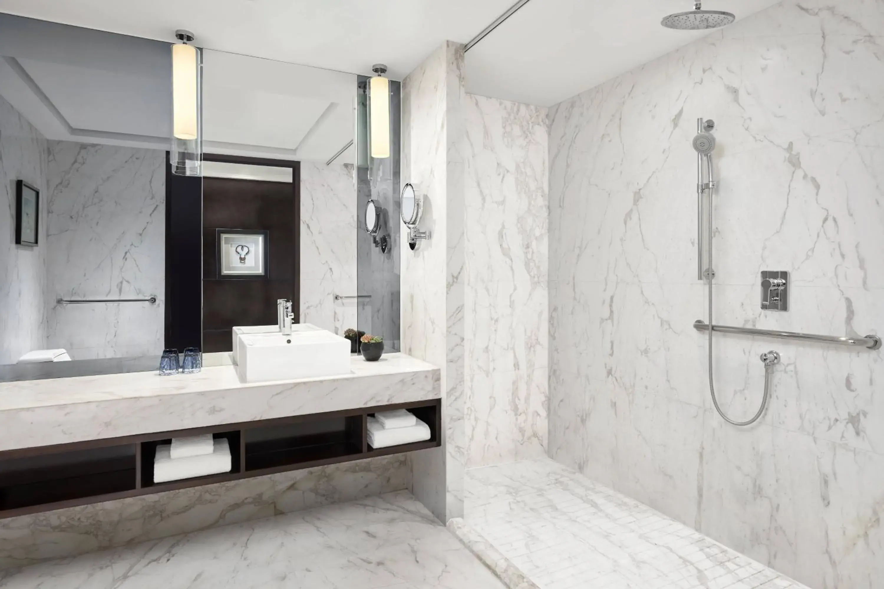 Executive Suite, Executive lounge access, 1 King, Sofa bed in Zhuzhou Marriott Hotel Executive Suite, Executive lounge access, 1 King, Sofa bed in Zhuzhou Marriott Hotel