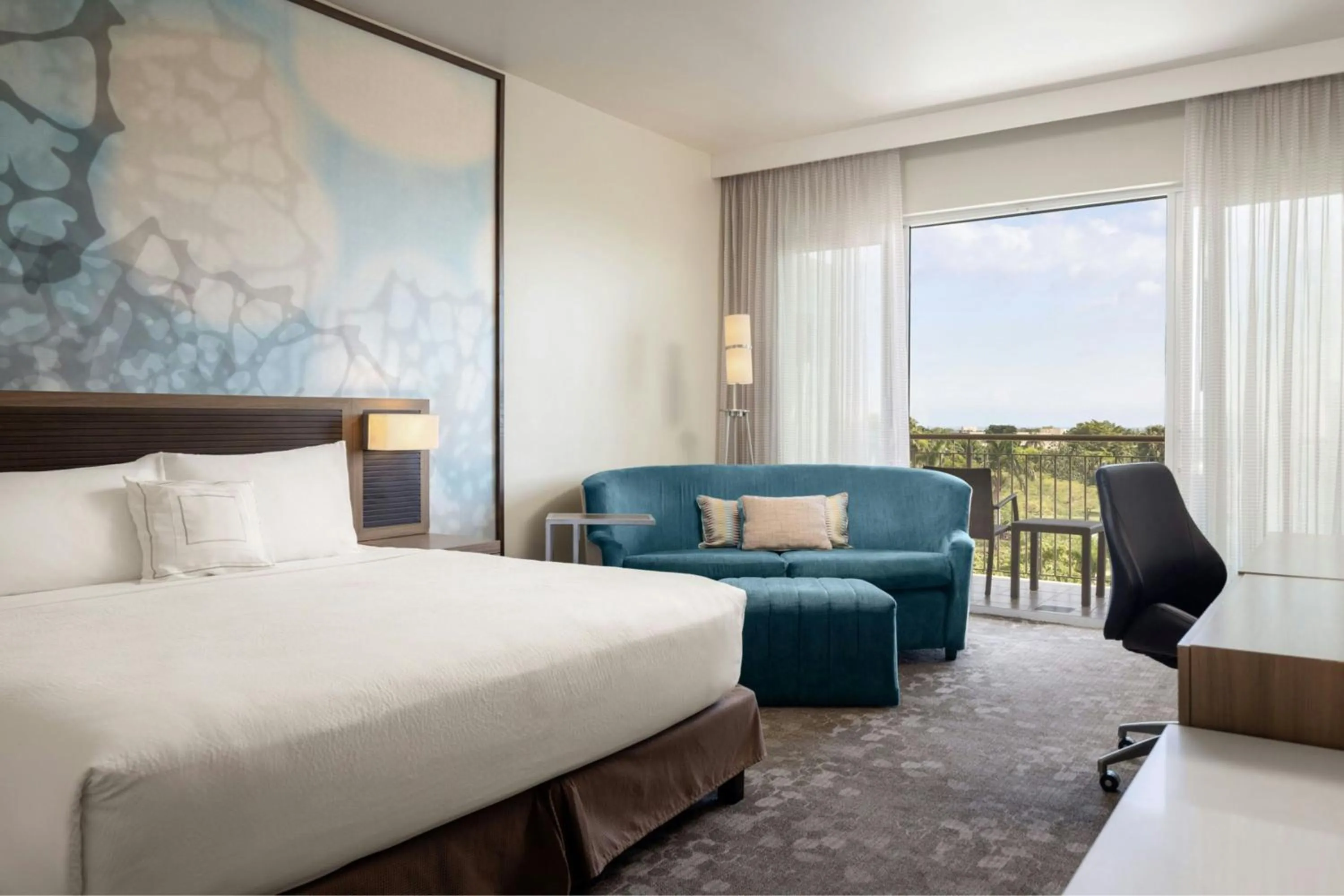 Photo of the whole room, Bed in Courtyard by Marriott Kingston, Jamaica