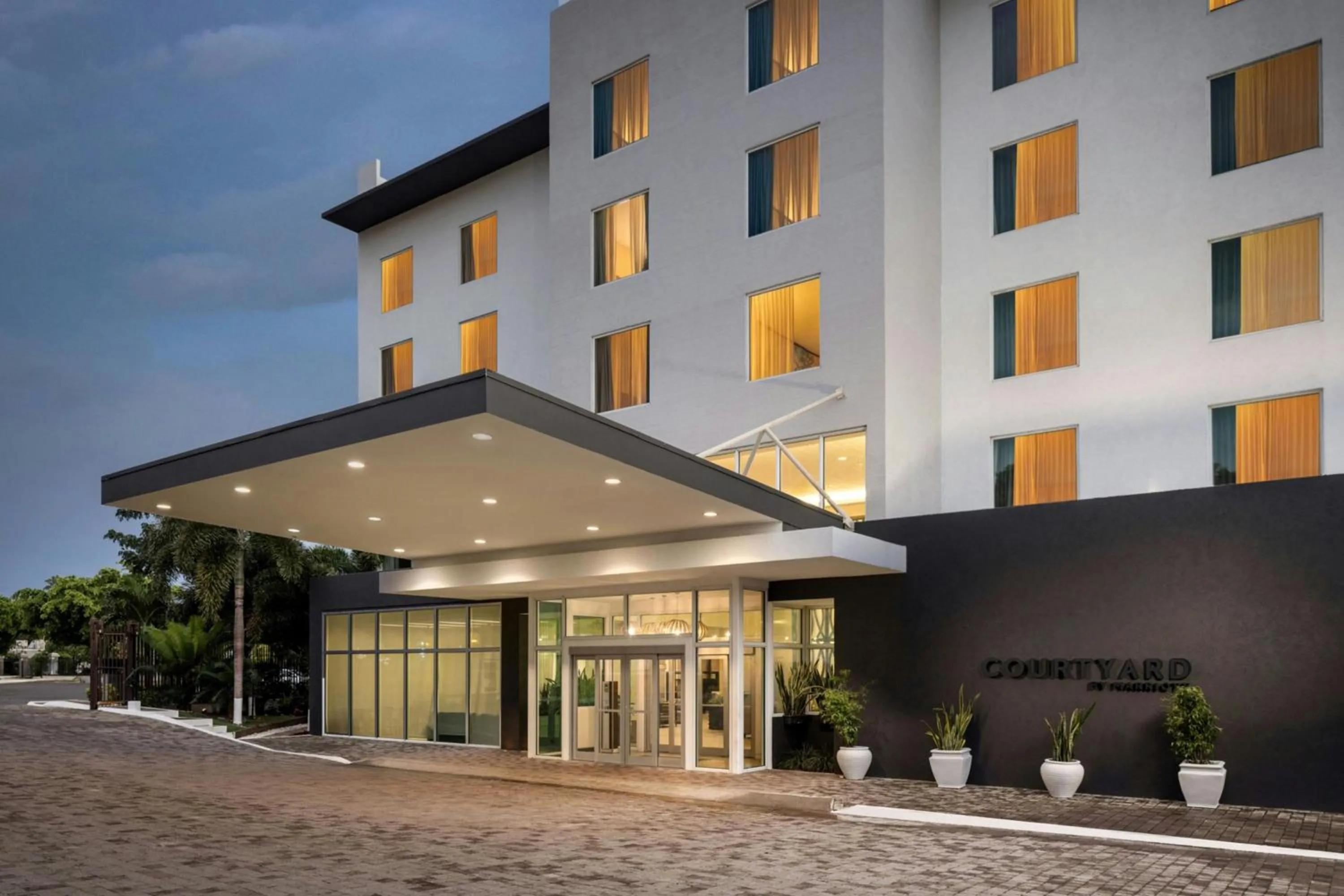 Lobby or reception in Courtyard by Marriott Kingston, Jamaica