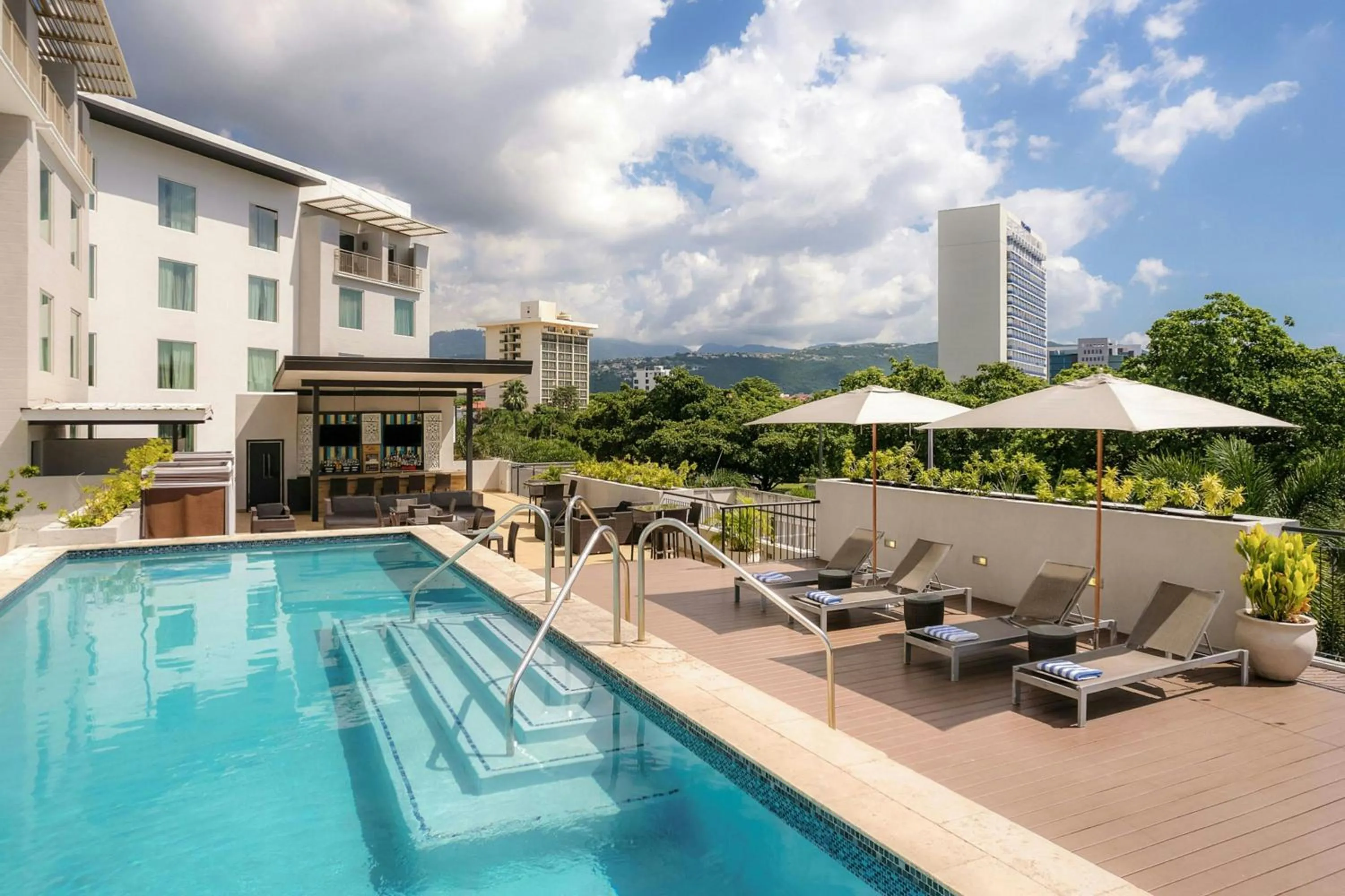 Swimming pool in Courtyard by Marriott Kingston, Jamaica