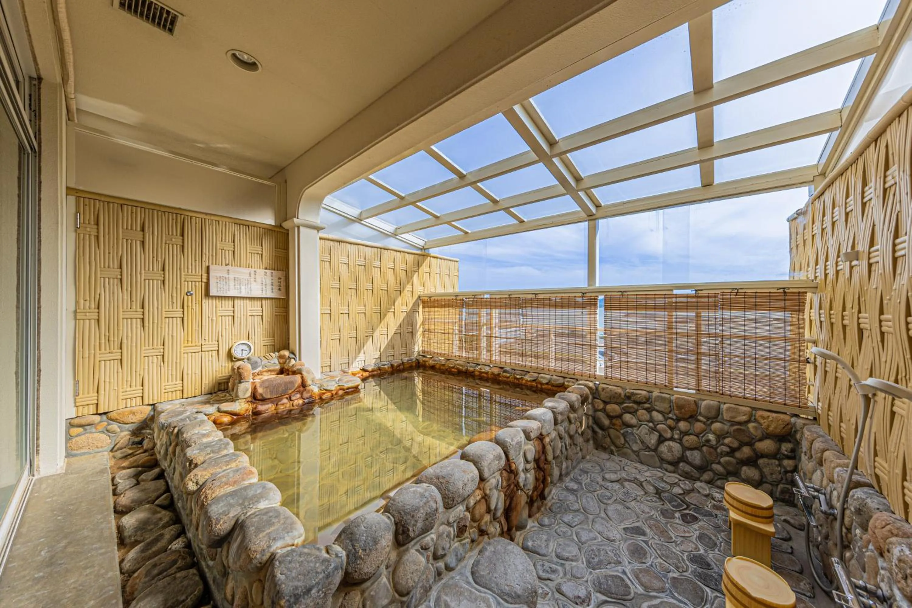 Hot Spring Bath in GARDEN HOTEL Hanayo