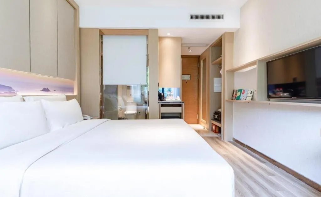 Bed in Atour Hotel Xiamen City Government Dongdu Passenger Transport Terminal
