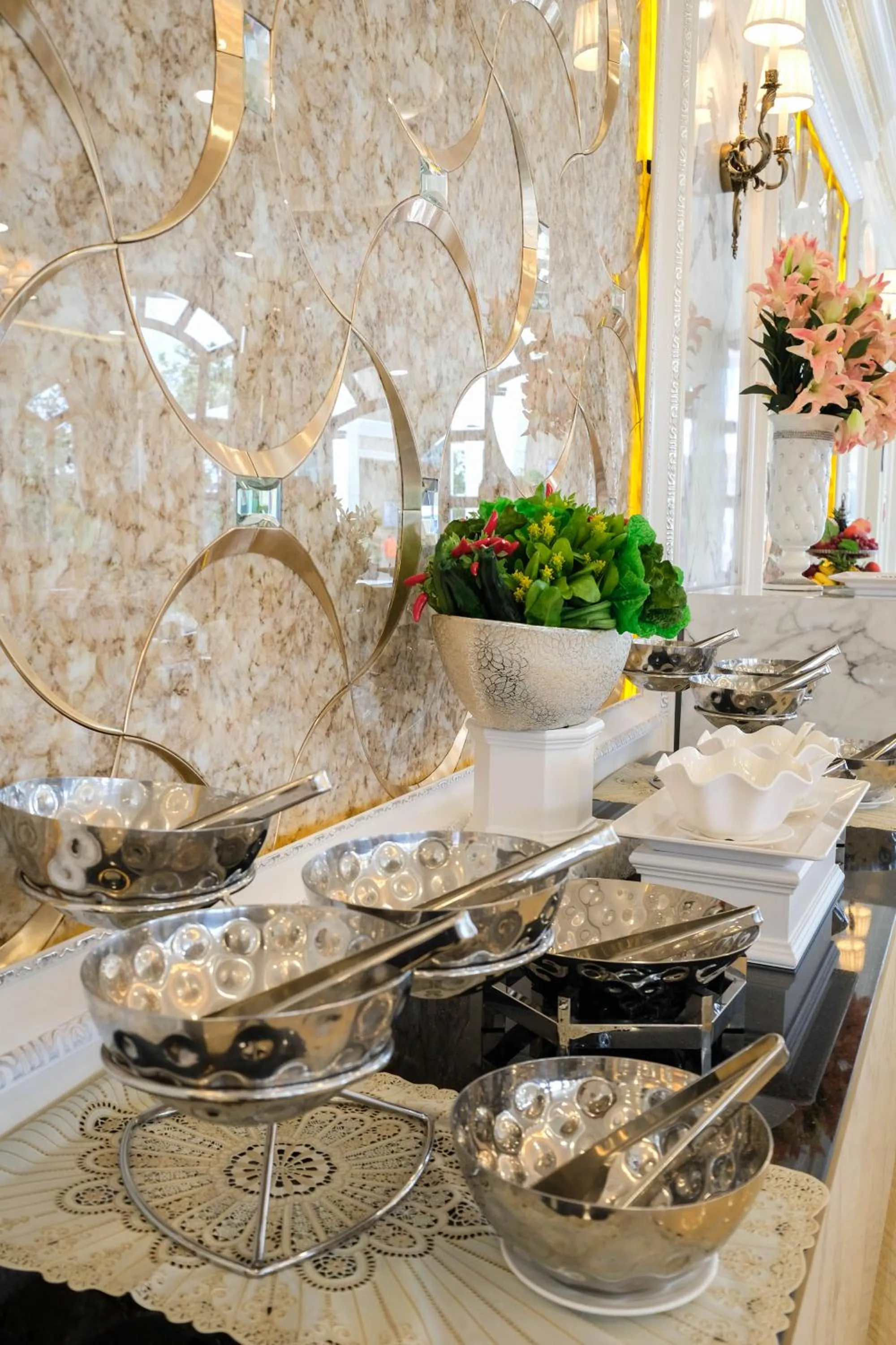 Restaurant/places to eat in LK Grand Empire