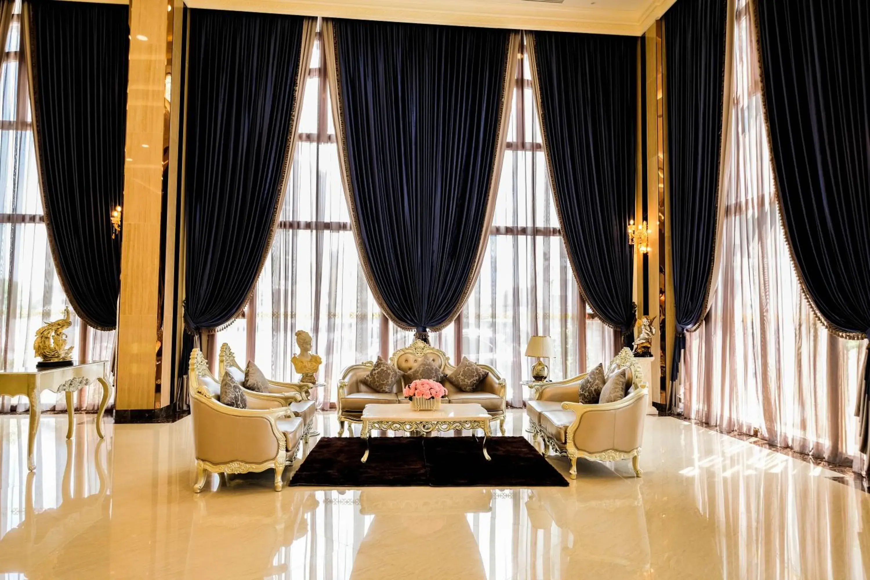 Superior Twin Room in LK Grand Empire Superior Twin Room in LK Grand Empire