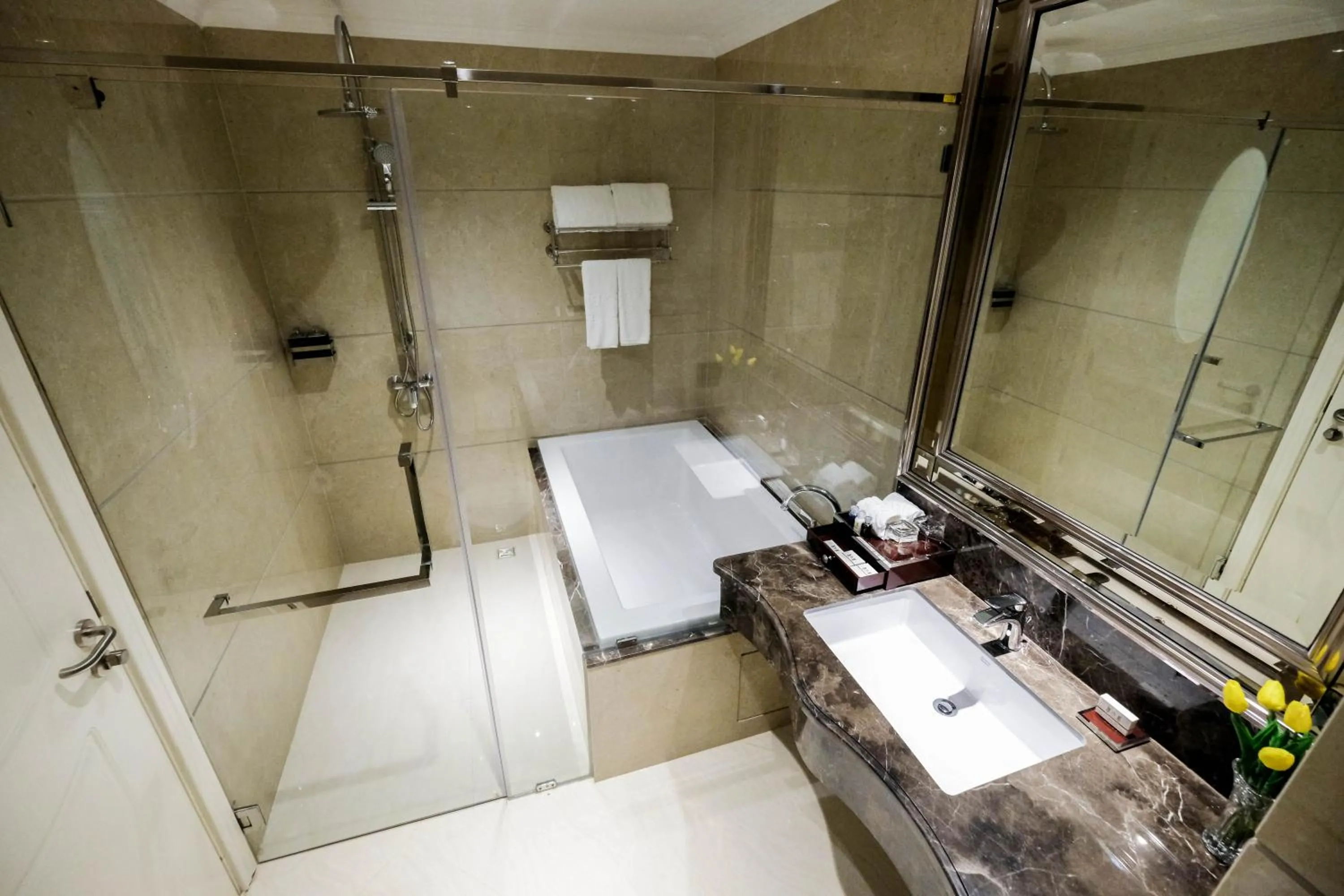 Hot Tub in LK Grand Empire