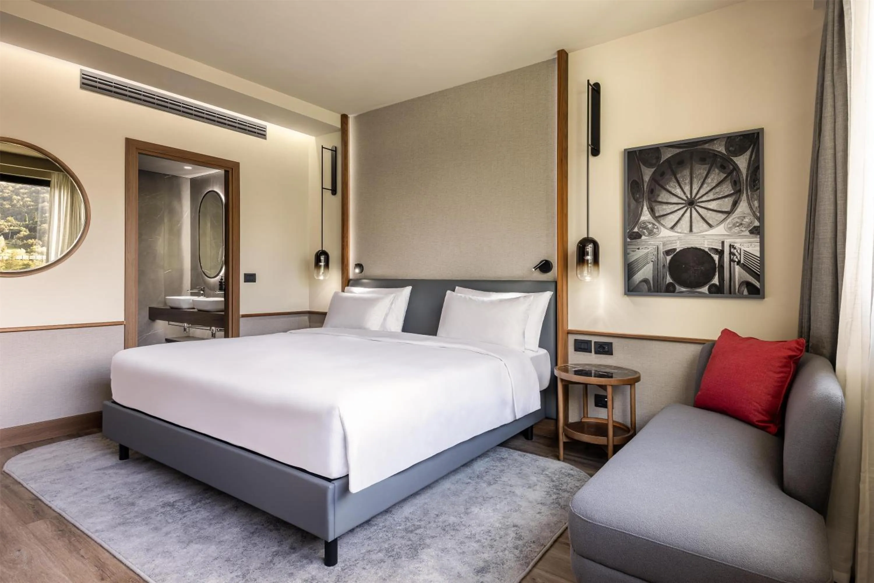 Photo of the whole room, Bed in Radisson Blu Hotel, Florence