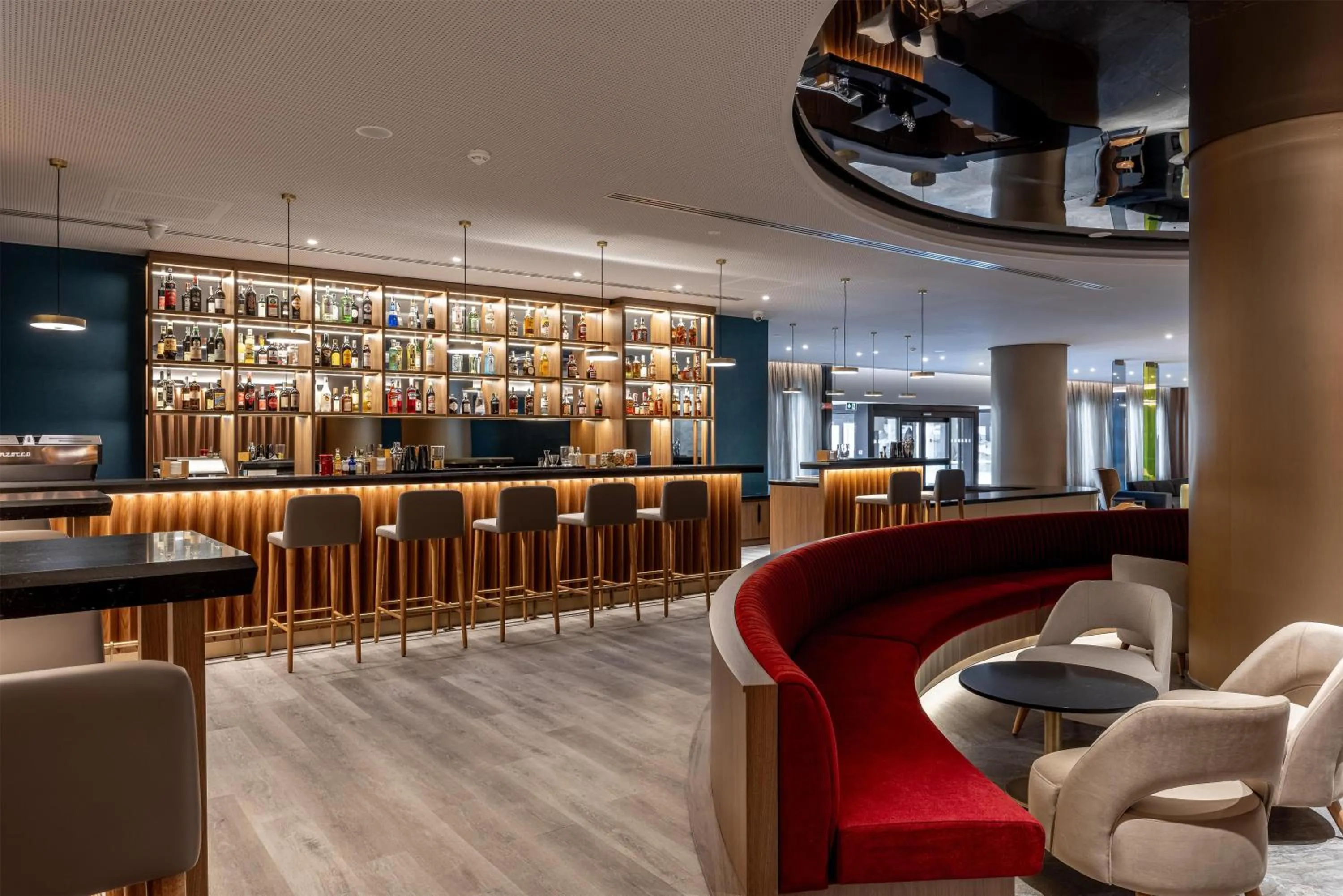 Lounge or bar in Radisson Blu Hotel, Florence