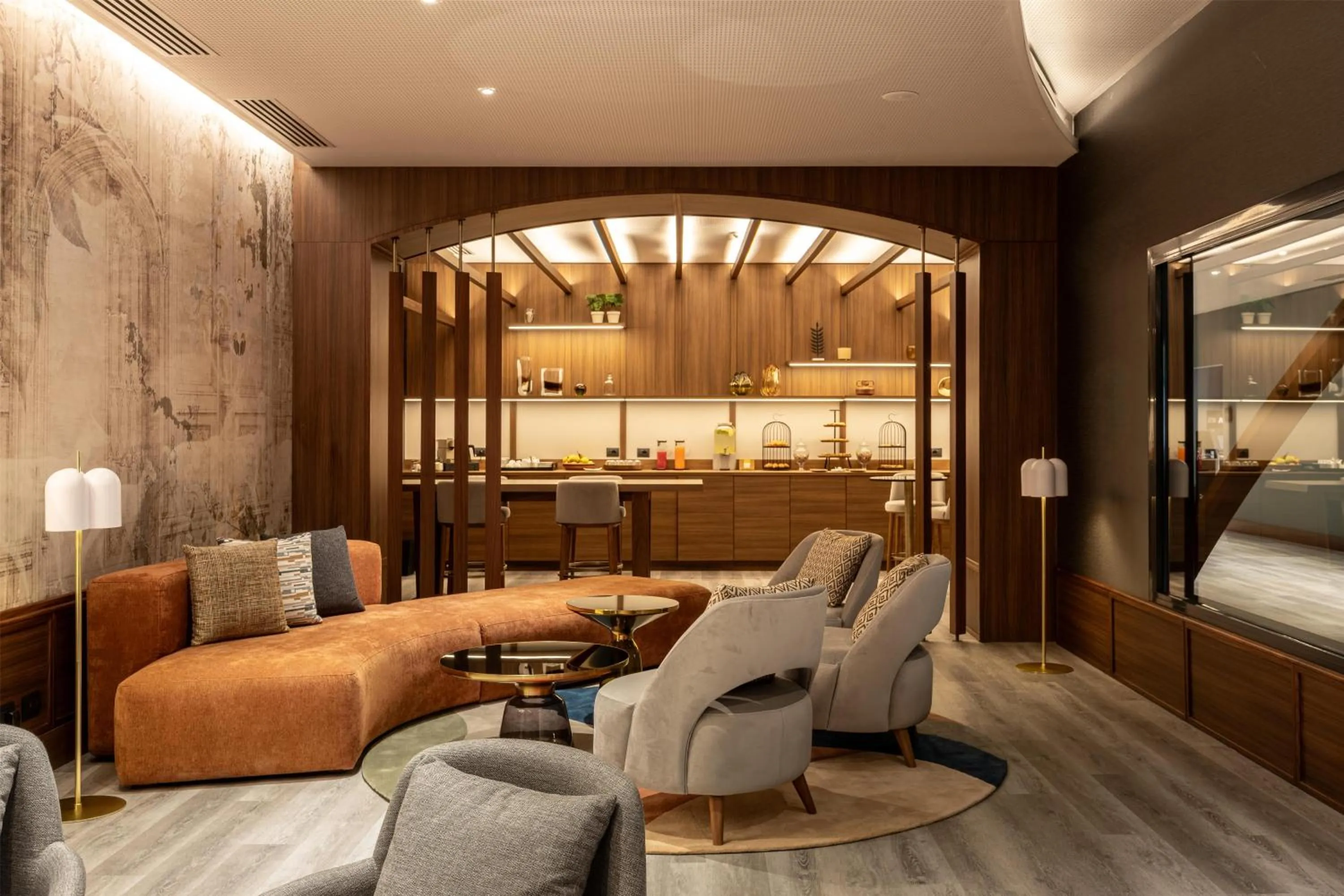 Lounge or bar, Bed in Radisson Blu Hotel, Florence