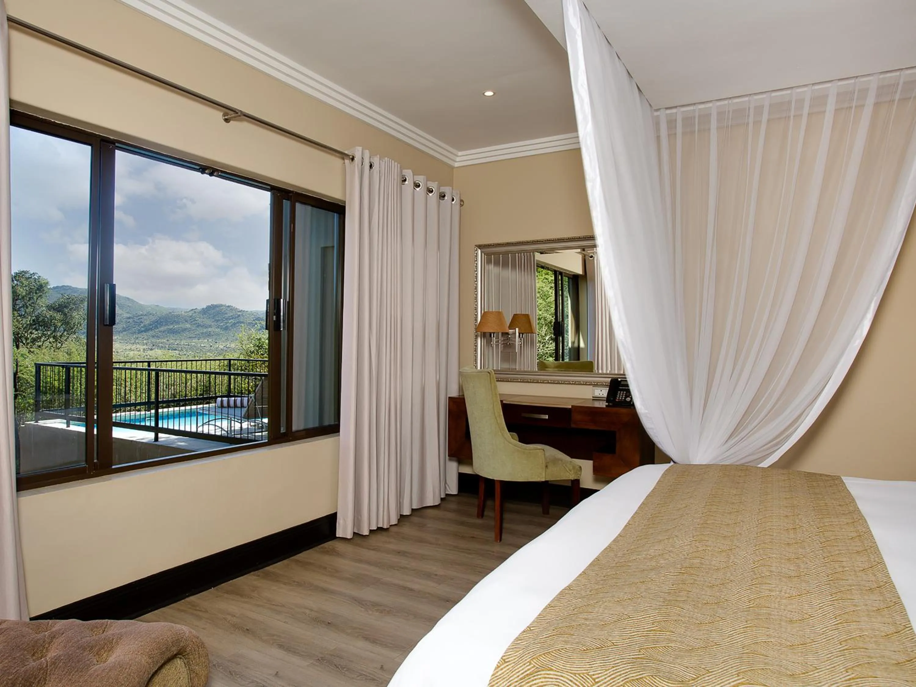 Balcony/Terrace, Bed in Shepherds Tree Game Reserve