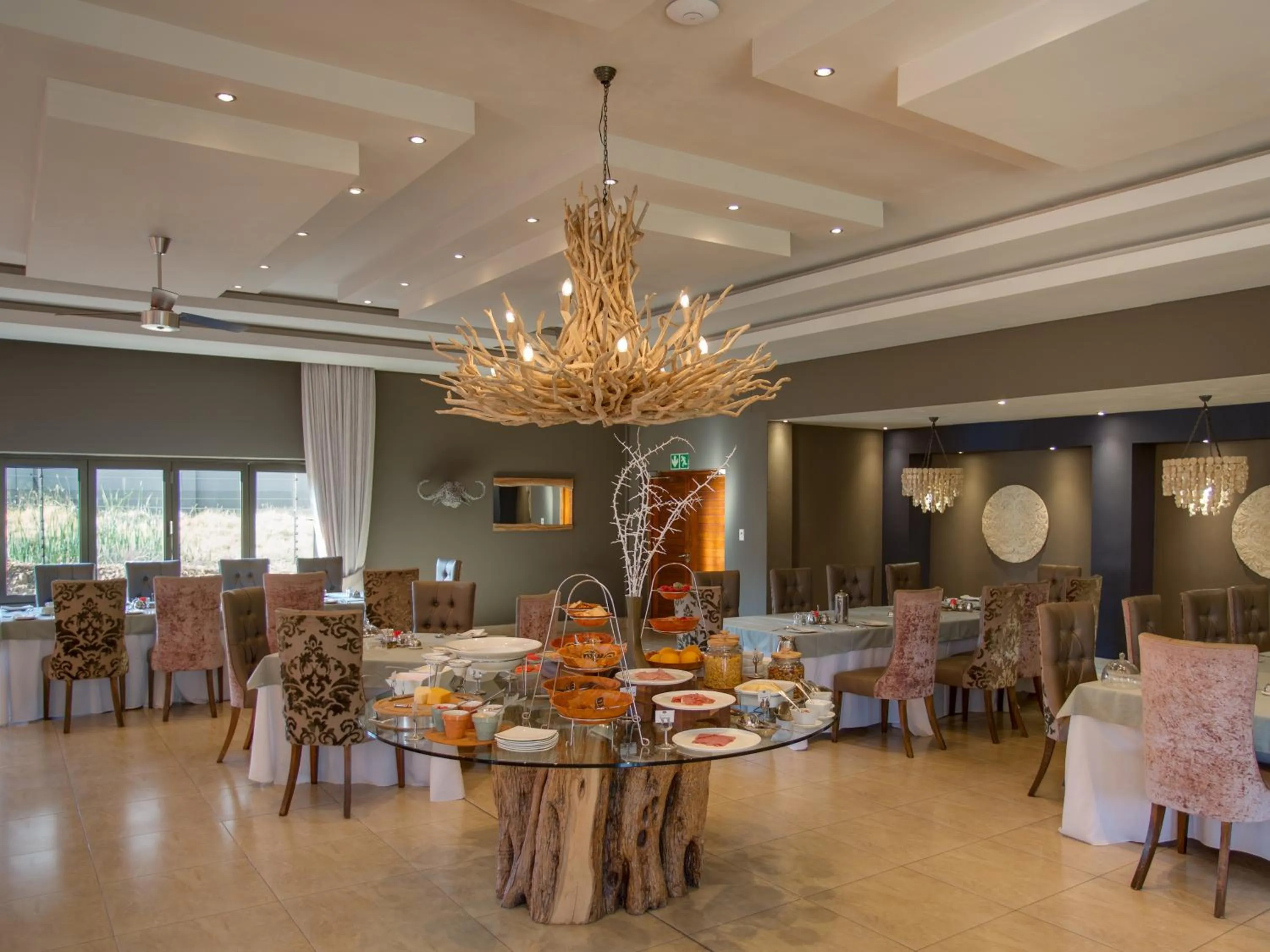 Restaurant/places to eat in Shepherds Tree Game Reserve