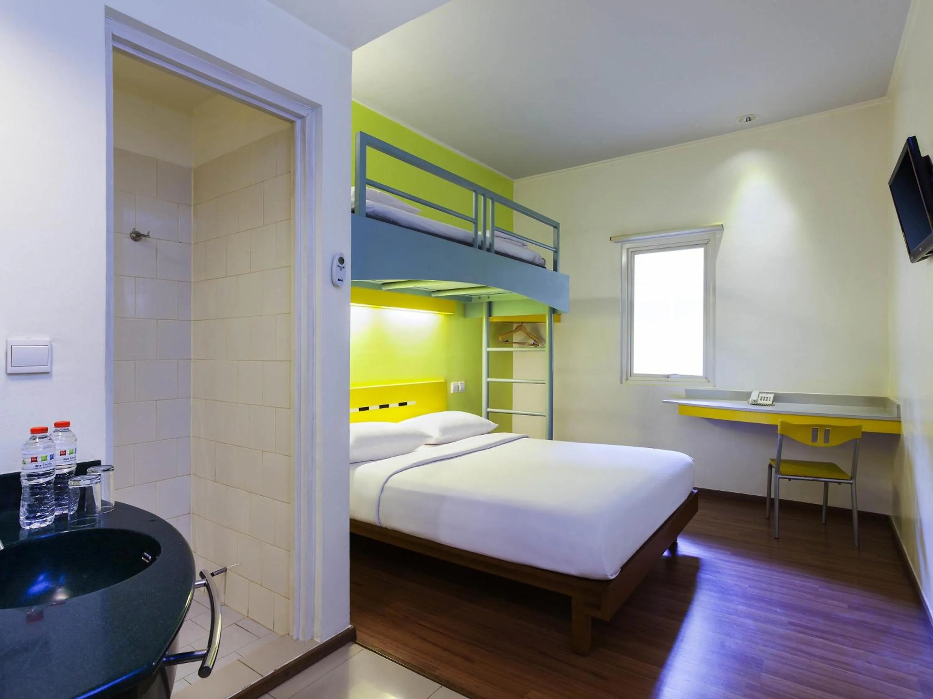 Bedroom, Bed in Ibis Budget Jakarta Menteng
