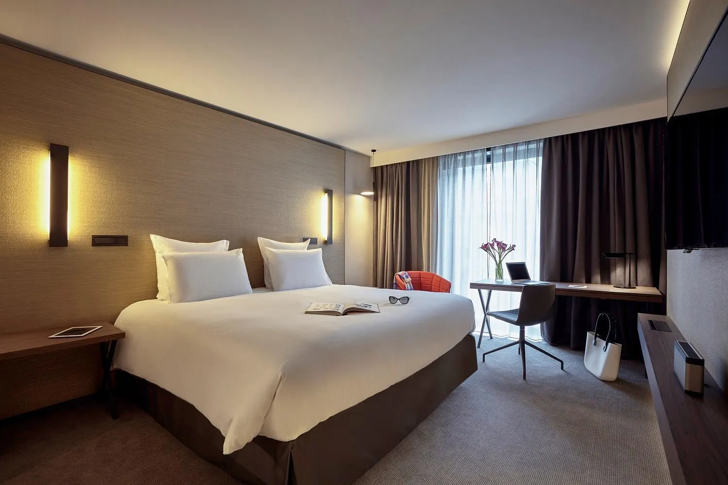 Bedroom, Bed in Pullman Paris Roissy Cdg Airport
