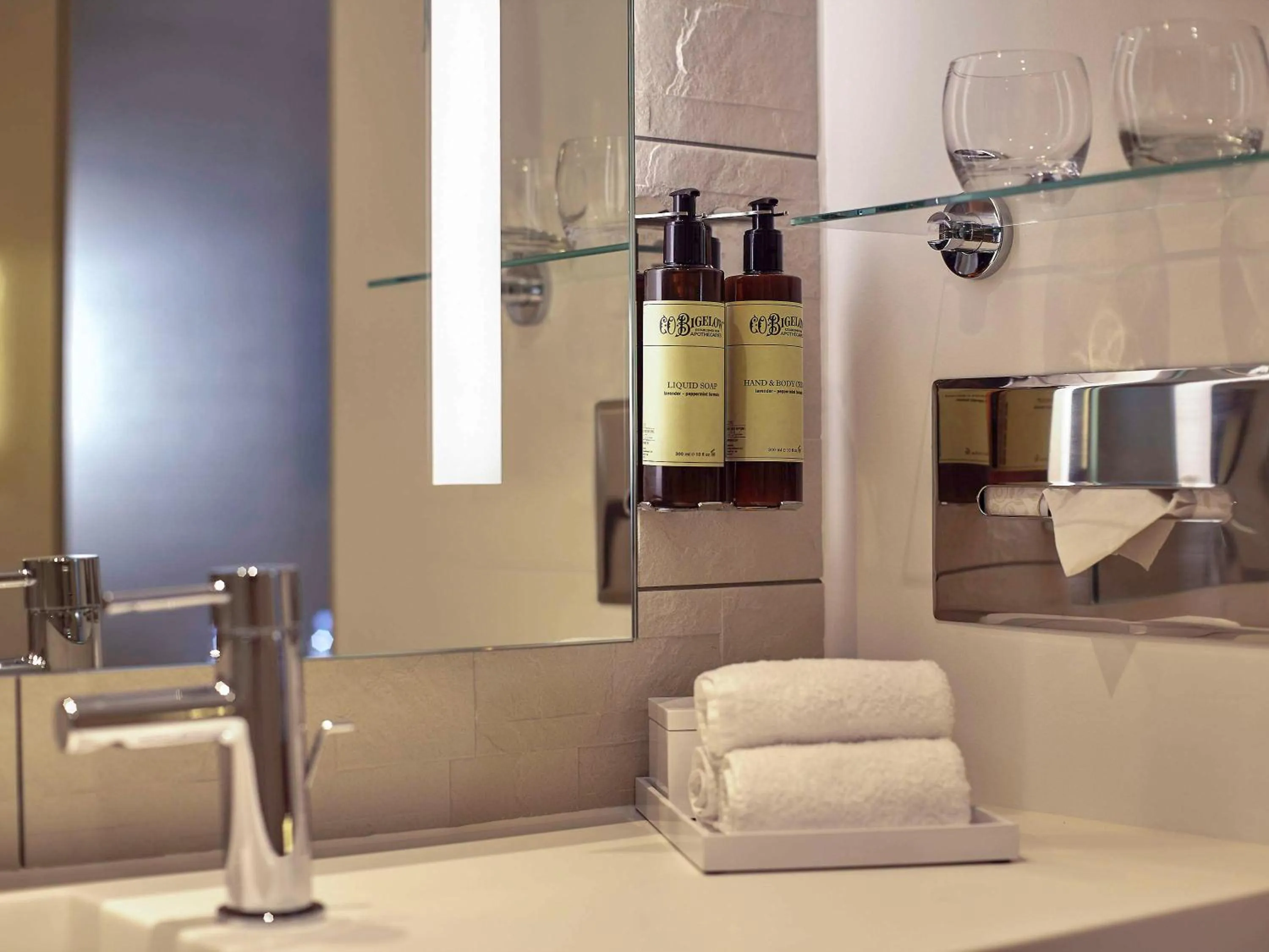 Bathroom in Pullman Paris Roissy Cdg Airport