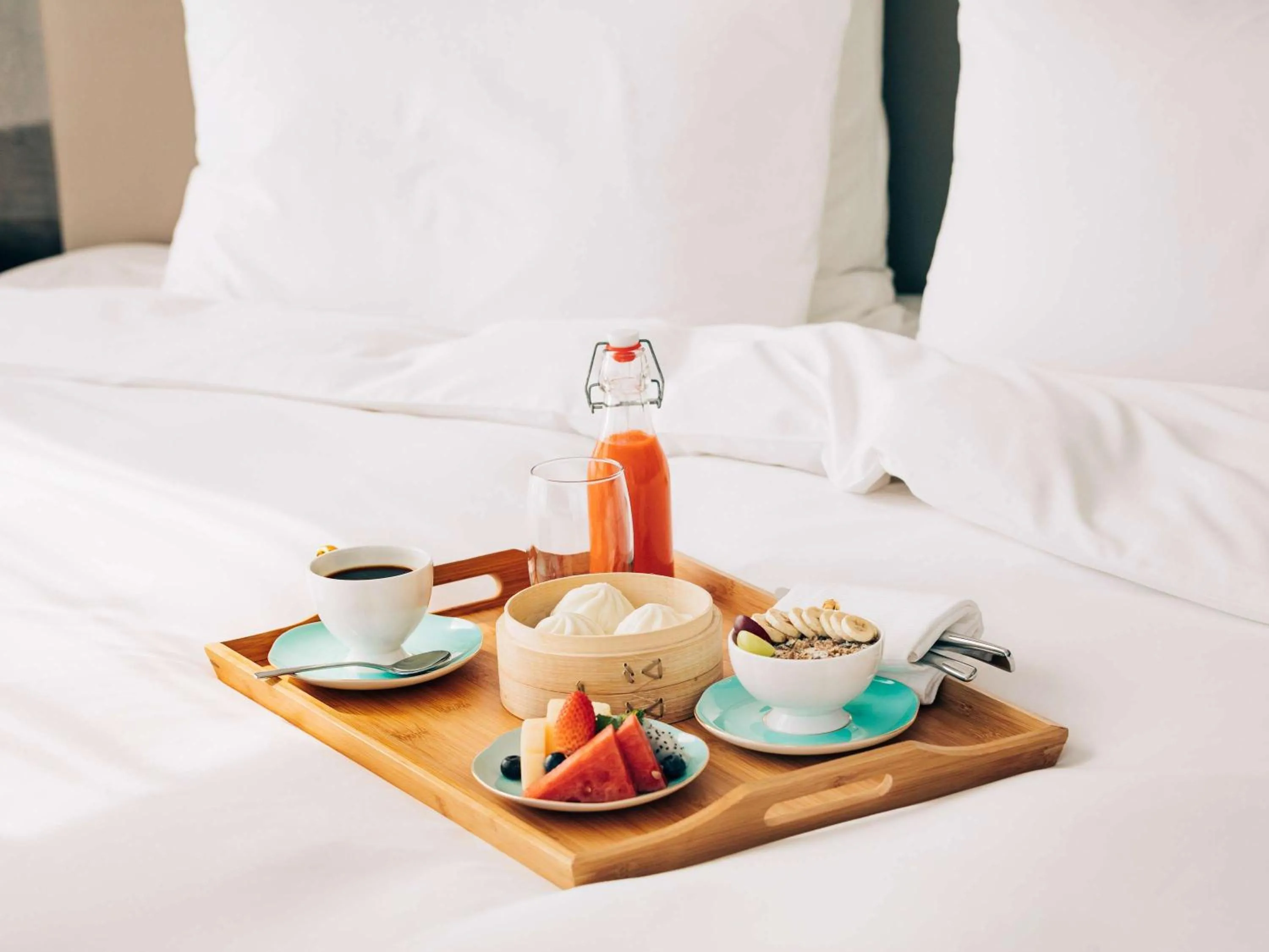 Breakfast, Bed in Pullman Paris Roissy Cdg Airport