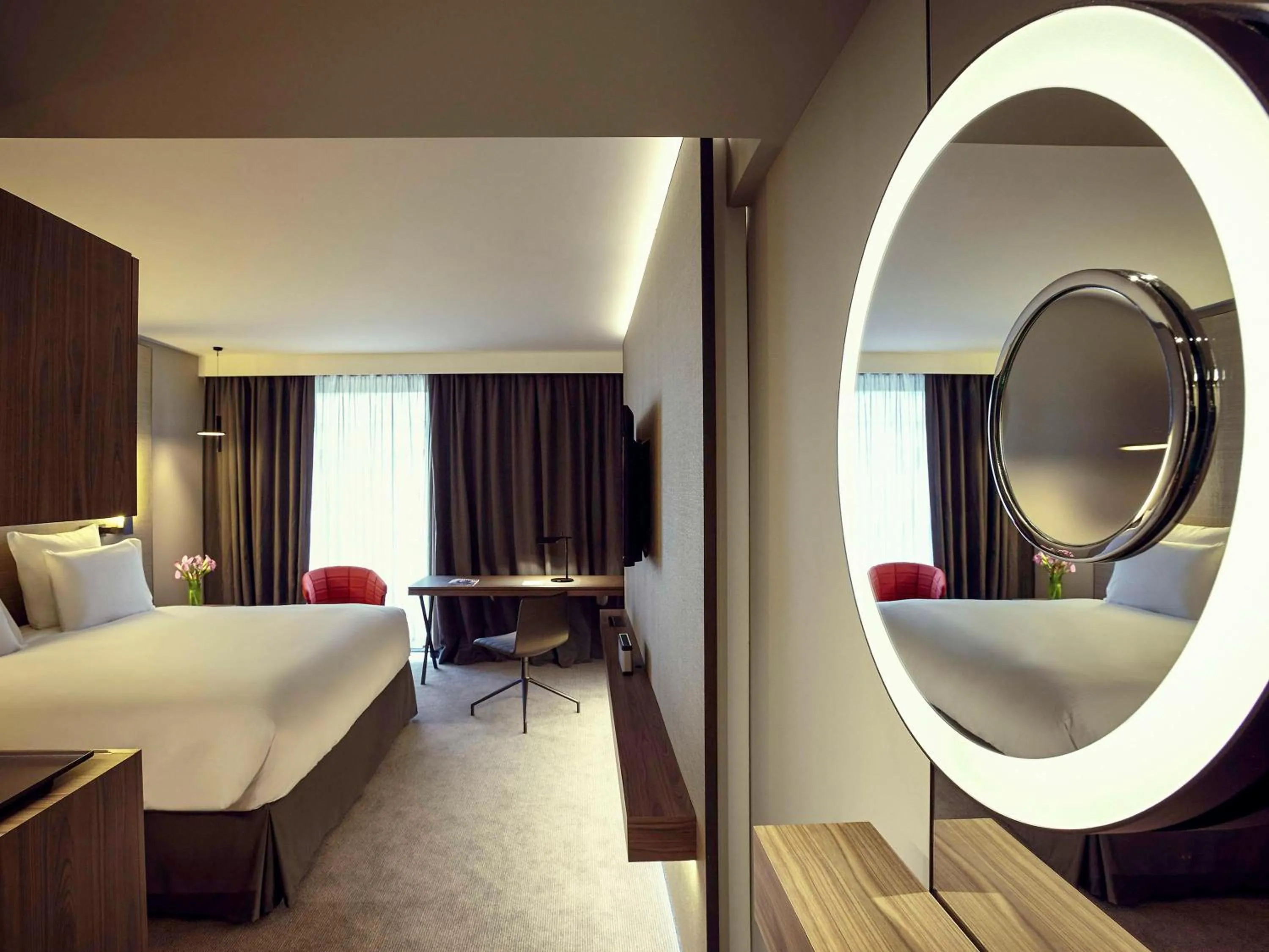 Bedroom, Bed in Pullman Paris Roissy Cdg Airport