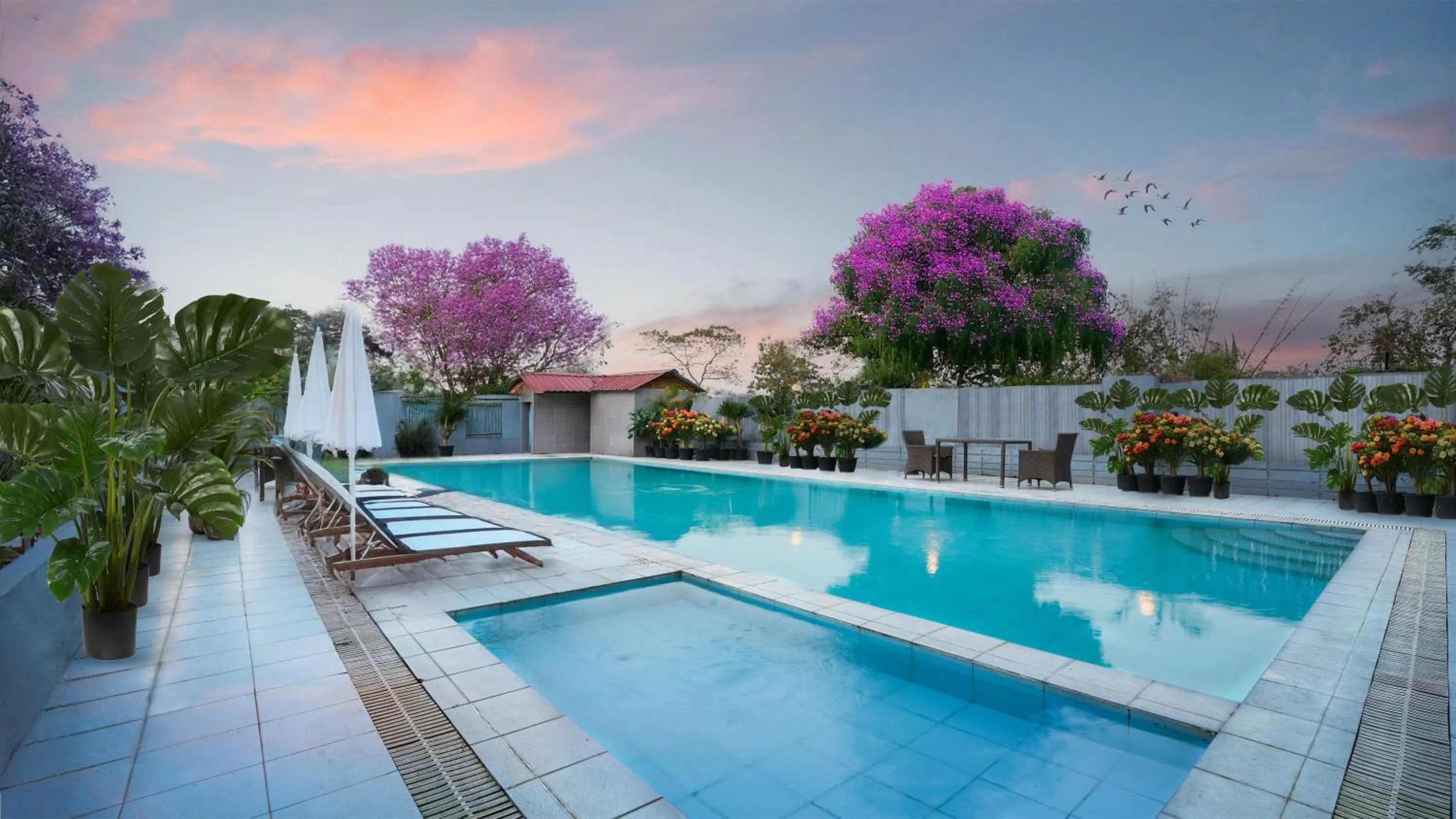 Swimming pool in Summit Green Lake Tea Resort & Spa