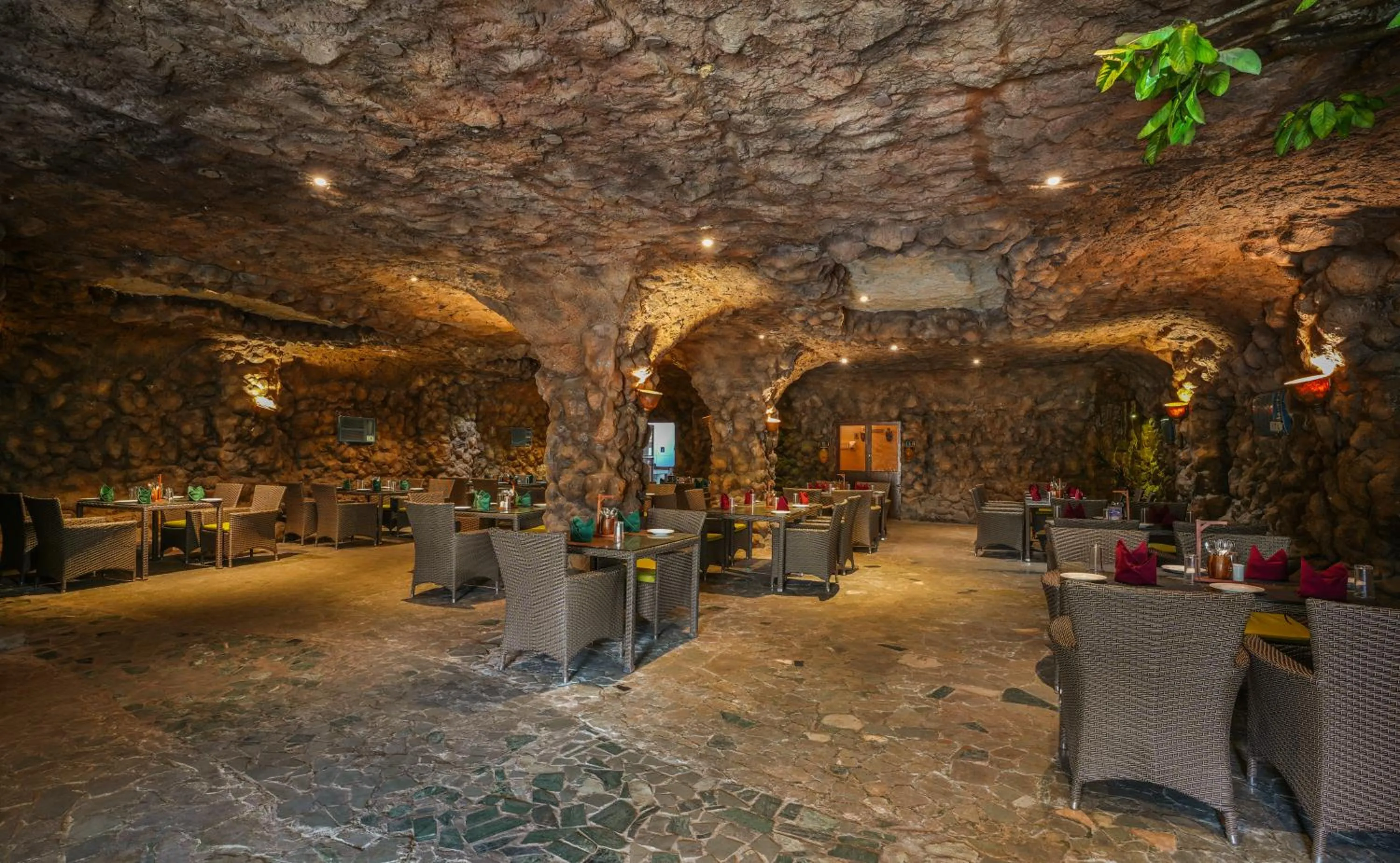 Restaurant/places to eat in Summit Green Lake Tea Resort & Spa