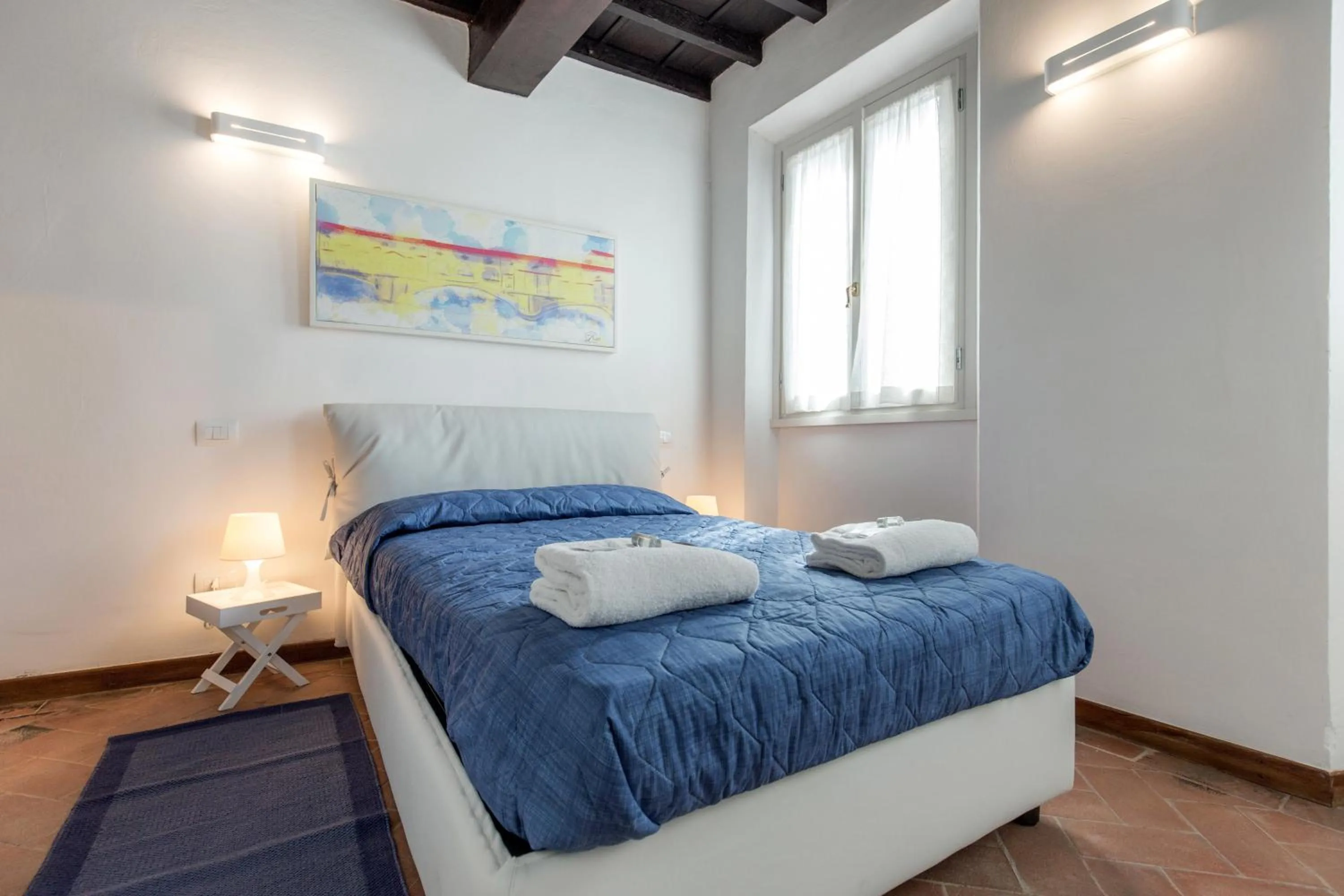 Photo of the whole room, Bed in Friends Of Florence