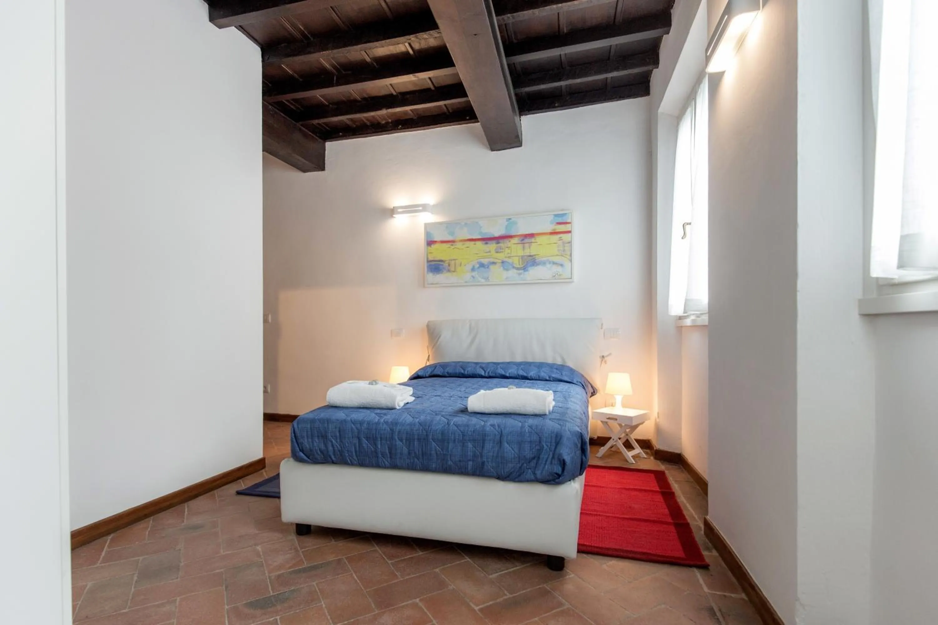 Photo of the whole room, Bed in Friends Of Florence